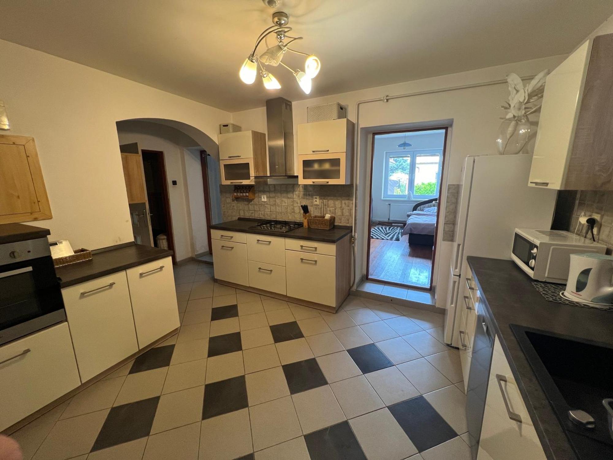 -Self-Check- 4-Bedroom Family House With Heated Tub Levice Eksteriør bilde